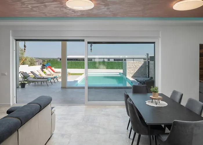 Eos Villa