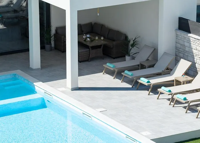 Eos Villa
